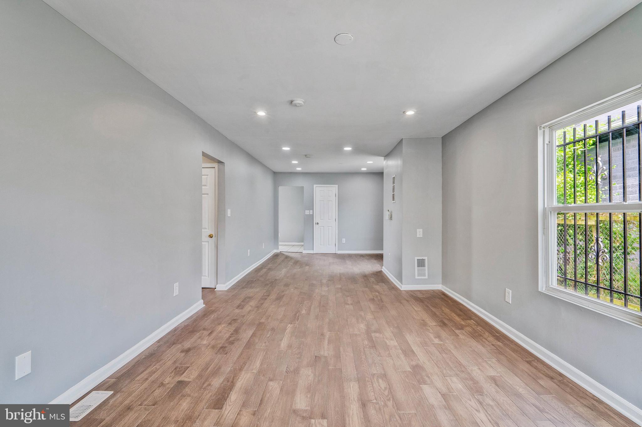 4203 Shell Street Capitol Heights, MD 20743 - Photo 5 of 39 Living Room