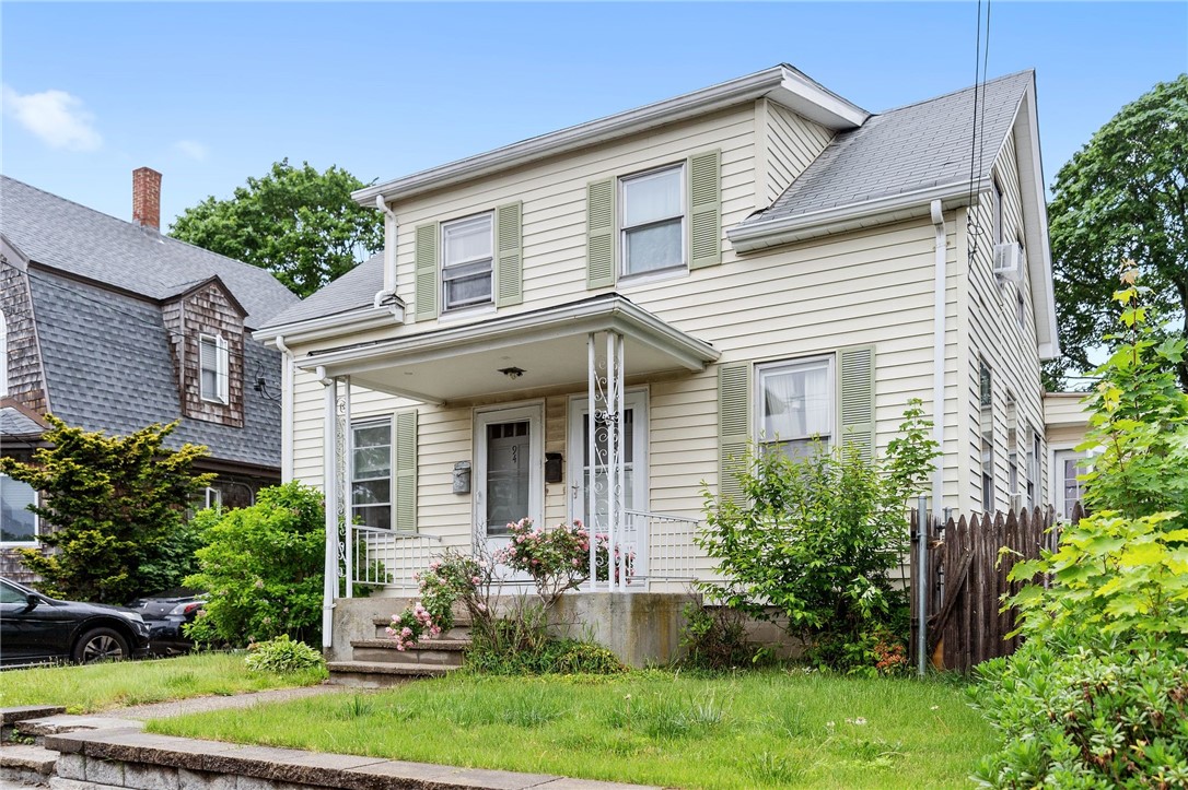 94 Whittier Road Pawtucket, RI 02861 - Photo 2 of 18