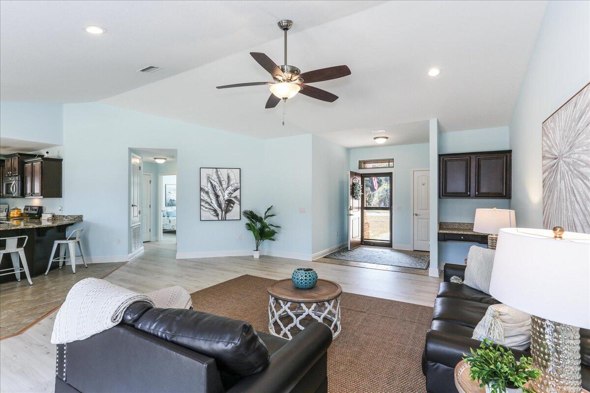 2038 Shannon Road Navarre, FL 32566 - Photo 6 of 29 Gallery Image 6