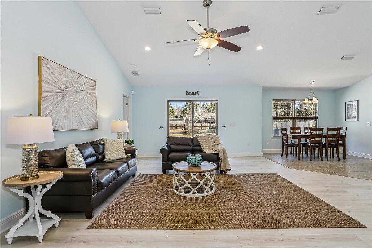 2038 Shannon Road Navarre, FL 32566 - Photo 7 of 29 Gallery Image 7