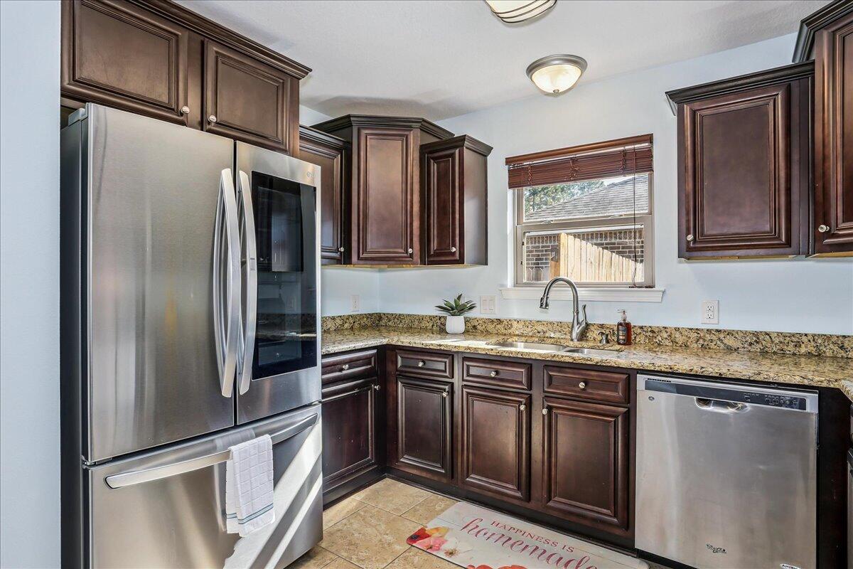 2038 Shannon Road Navarre, FL 32566 - Photo 9 of 29 Gallery Image 9