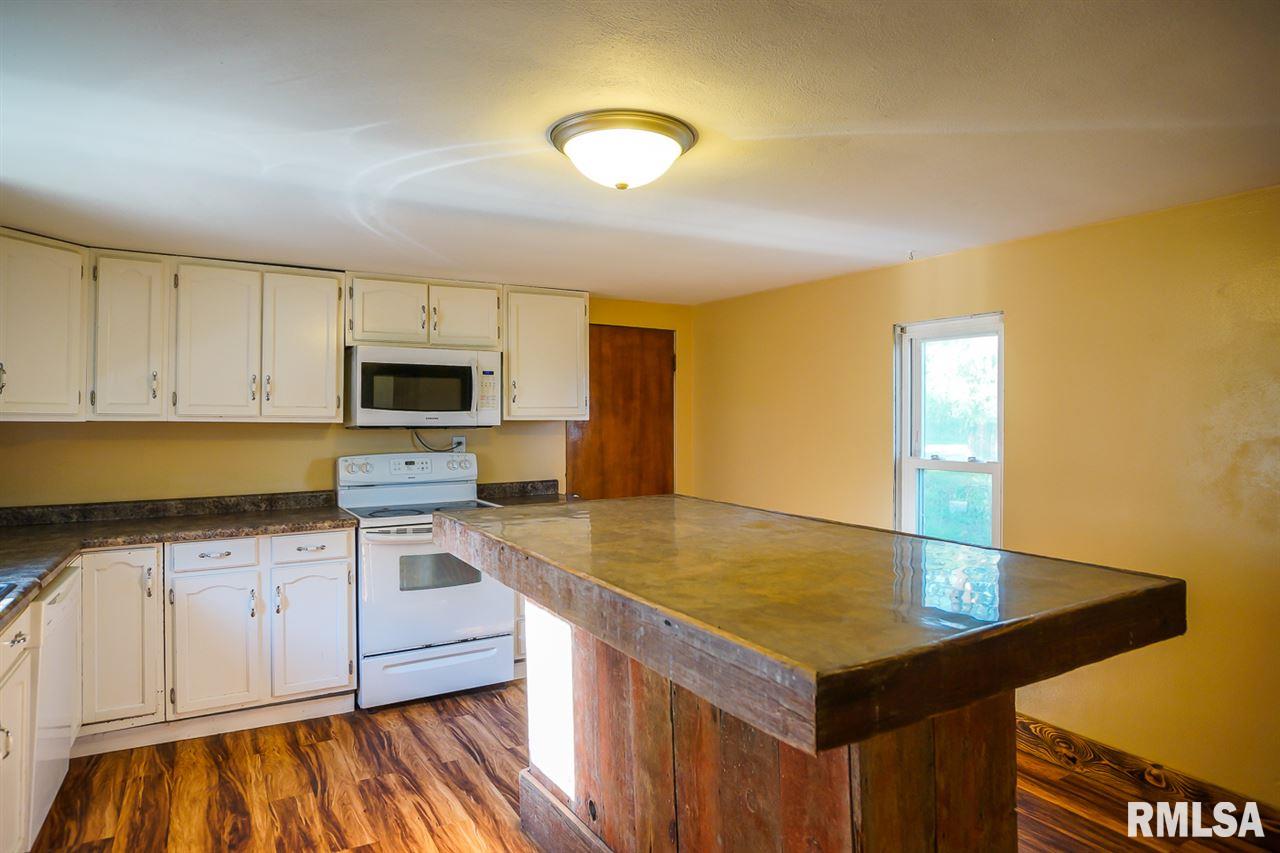9010 East Manito Road Manito, IL 61546 - Photo 10 of 36 Gallery Image 10
