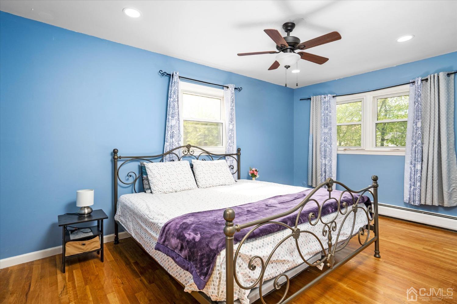 39 Lynnwood Road Edison, NJ 08820 - Photo 19 of 32 a bedroom with a bed and window