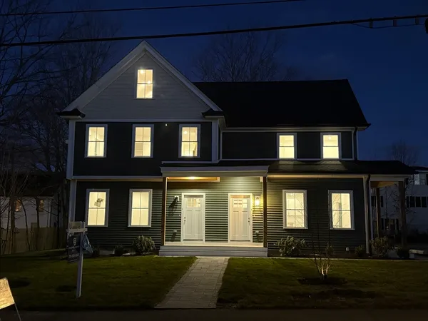$626,000 | 20 Broad Street, Unit 1, Medway, MA 02053