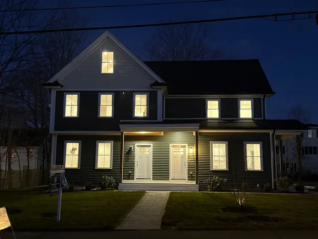 $619,000 | 20 Broad Street, Unit 1, Medway, MA 02053