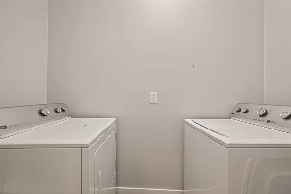 $3,000 | 1819 South Street, Houston, TX 77009