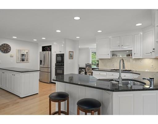 64 Wellesley Street Weston, MA 02493 - Photo 8 of 34