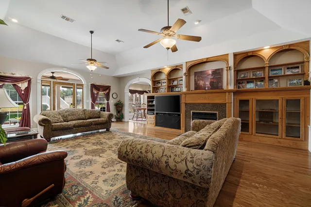 $850,000 | 102 Loftin Road, Columbia, MS 39429