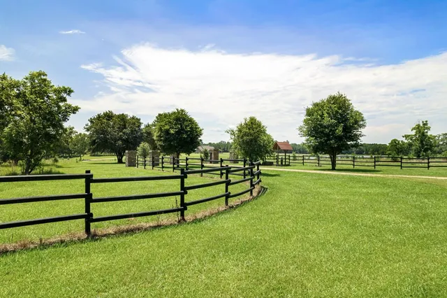 $850,000 | 102 Loftin Road, Columbia, MS 39429