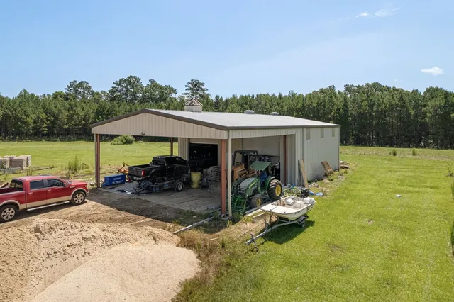 $850,000 | 102 Loftin Road, Columbia, MS 39429