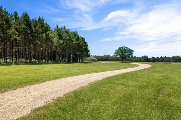 $799,000 | 102 Loftin Road, Columbia, MS 39429