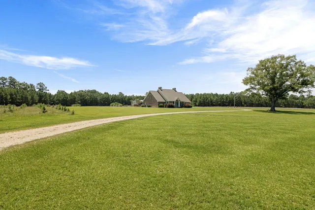 $850,000 | 102 Loftin Road, Columbia, MS 39429