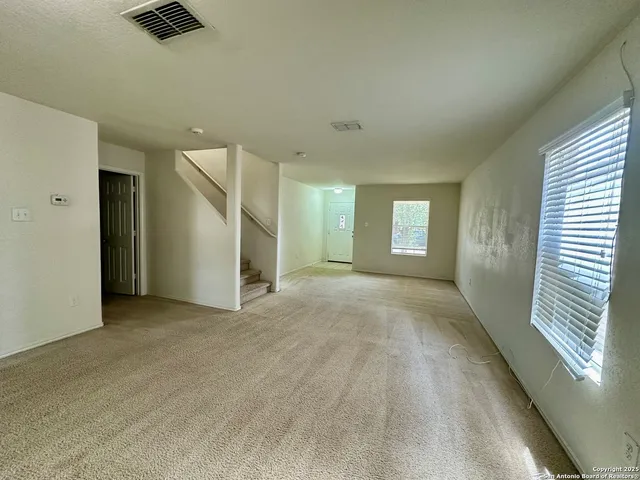 $1,900 | 5811 Providence Oak, San Antonio, TX 78249