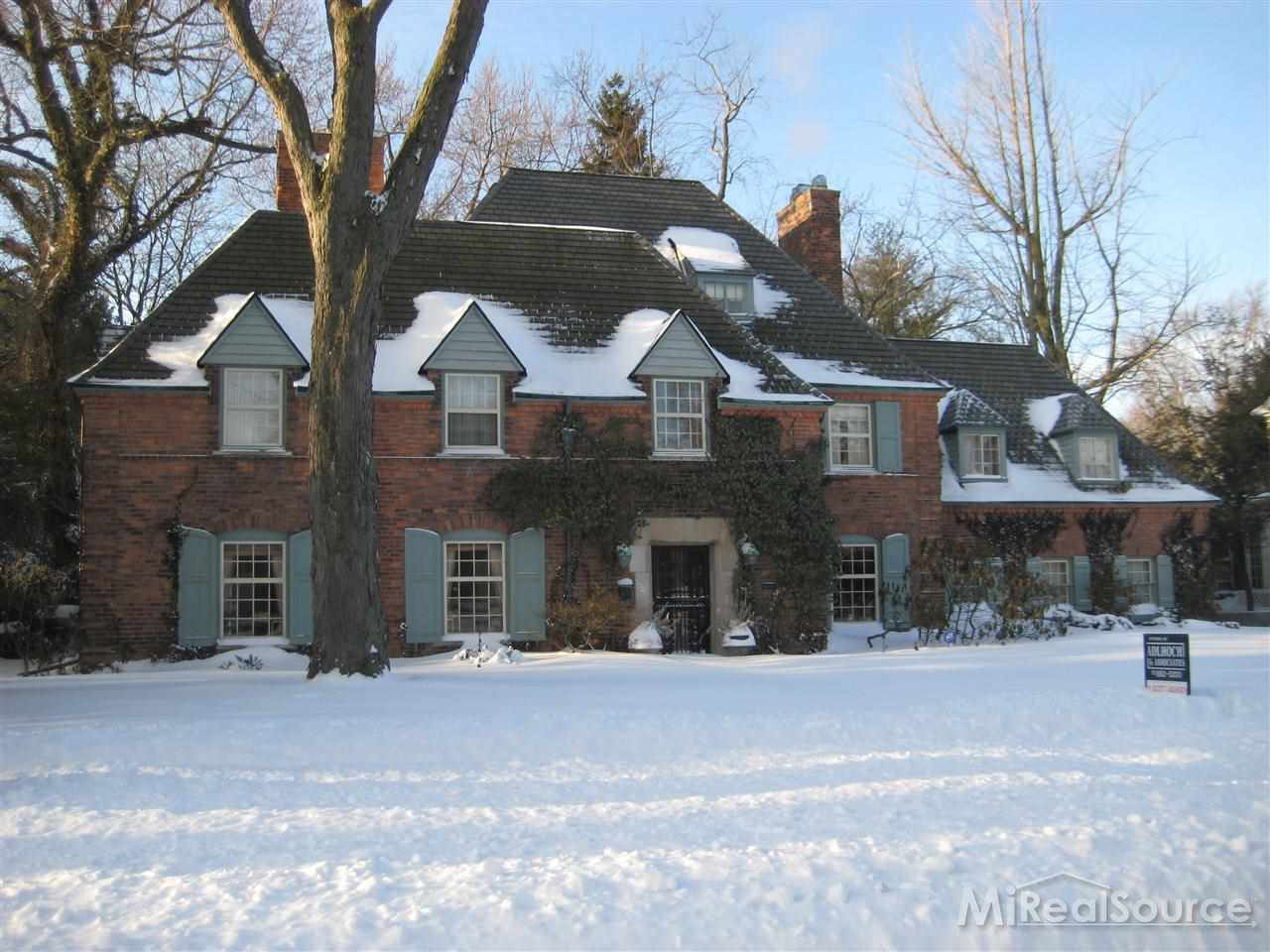 69 Vendome Road Grosse Pointe, MI 48236 - Photo 1 of 16