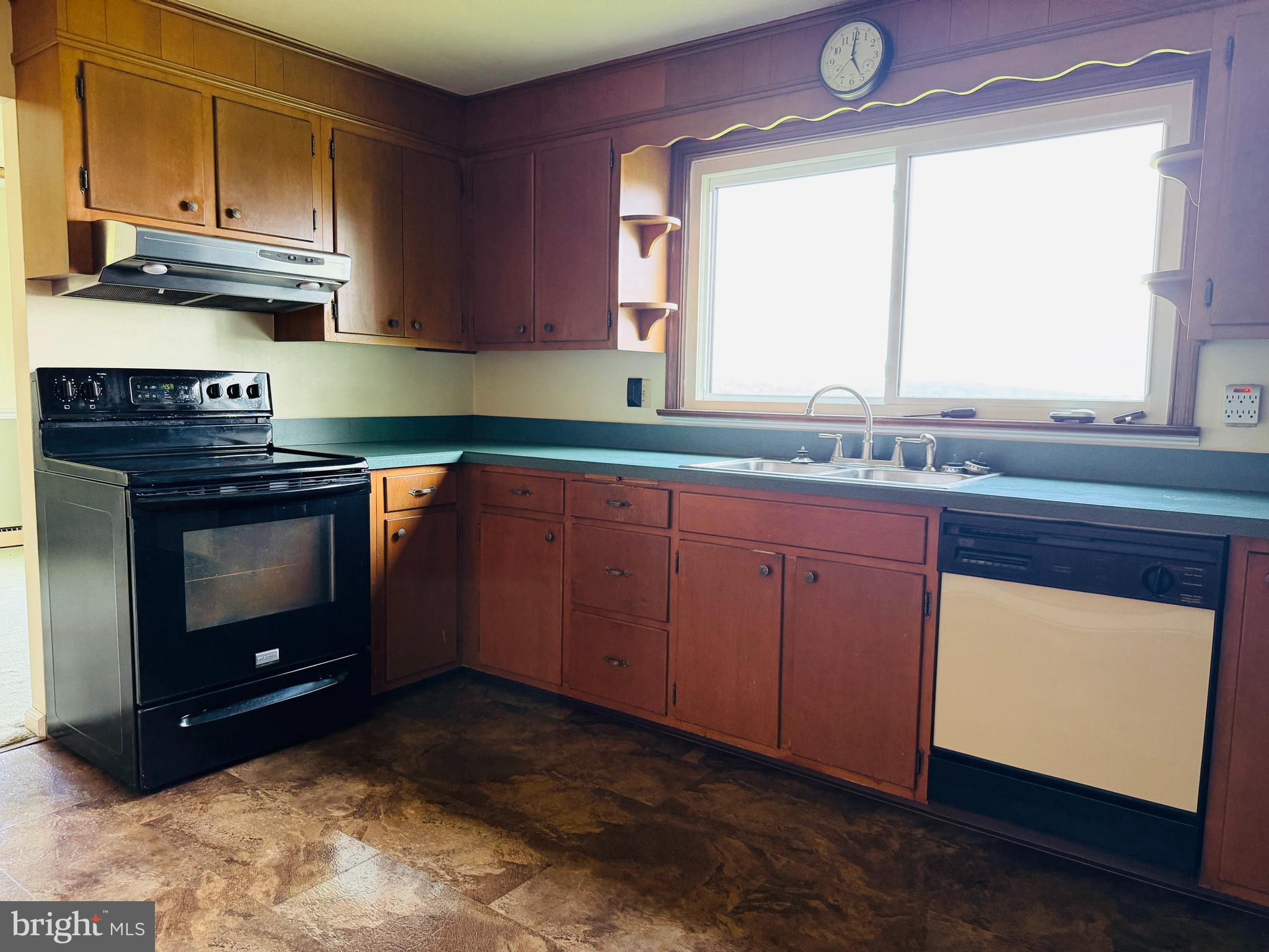 Kitchen with ample counter space