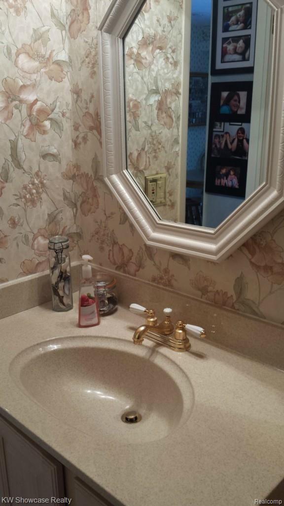 42928 Arlington Road Canton, MI 48187 - Photo 30 of 34 20140318_092915.jpg