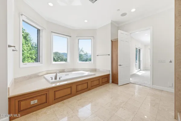 $4,450,000 | 196 Lake Sherwood Drive, Lake Sherwood, CA 91361