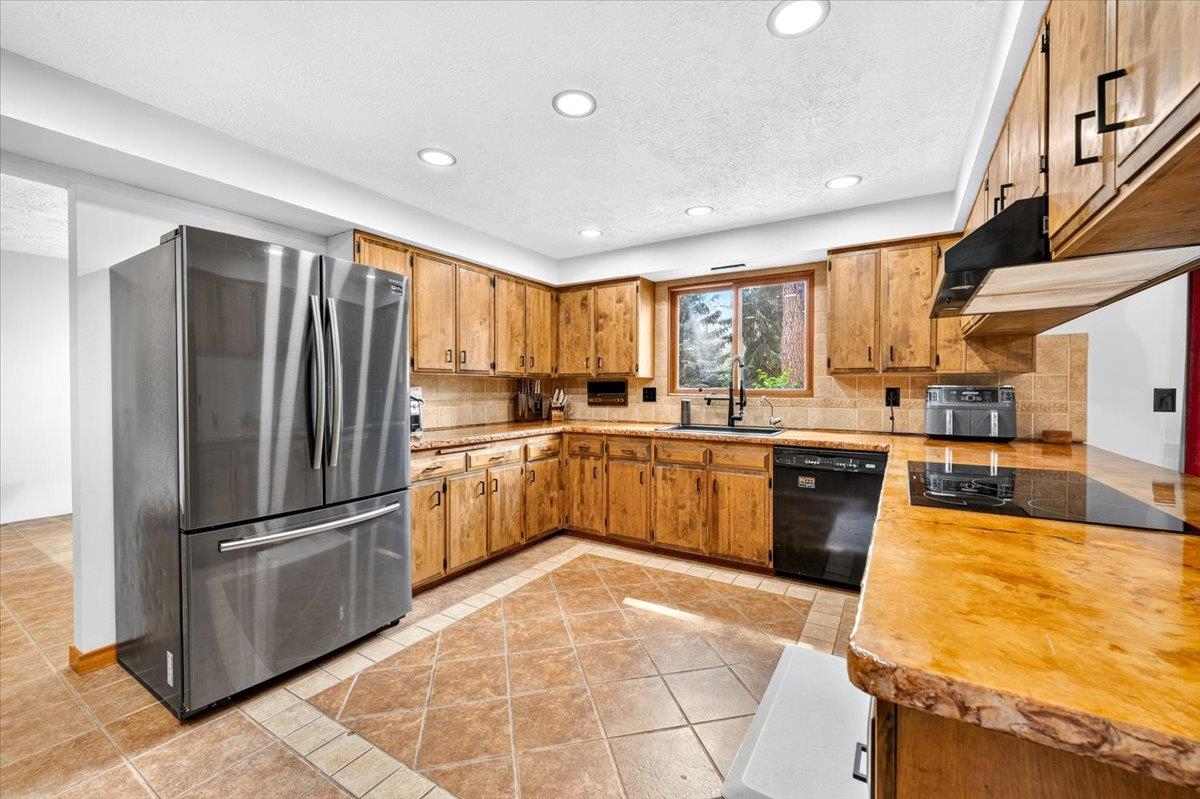 4504 East Lane Park Road Mead, WA 99021 - Photo 8 of 50 Gallery Image 8