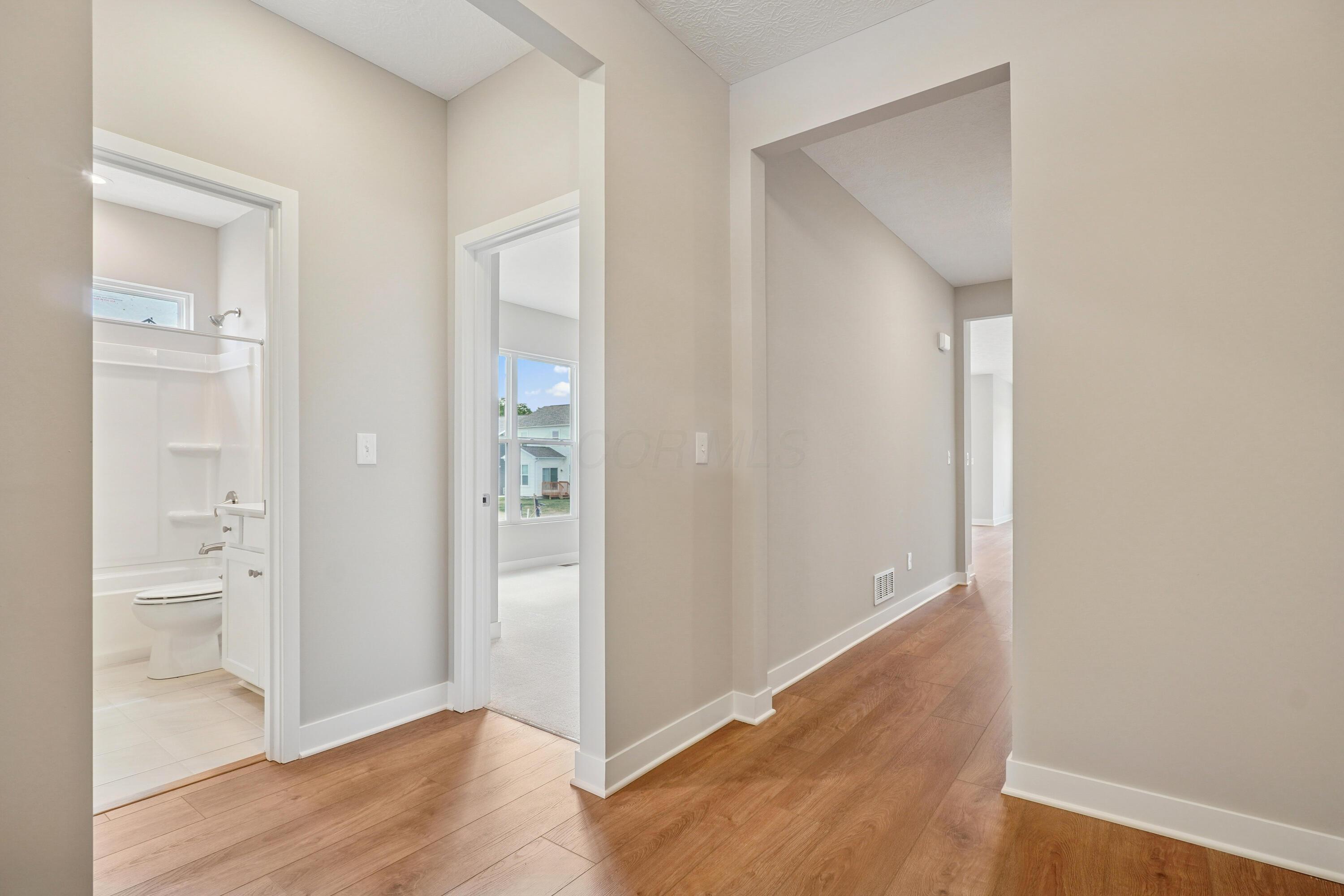 308 Reign Way Pataskala, OH 43062 - Photo 2 of 35 Entryway