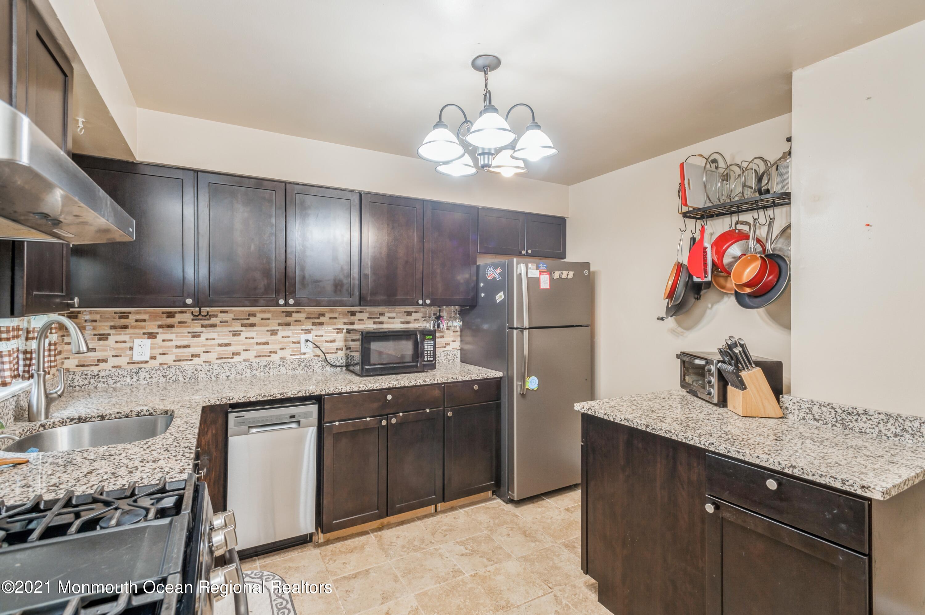 540 Wright Debow Road Jackson, NJ 08527 - Photo 9 of 20 Kitchen