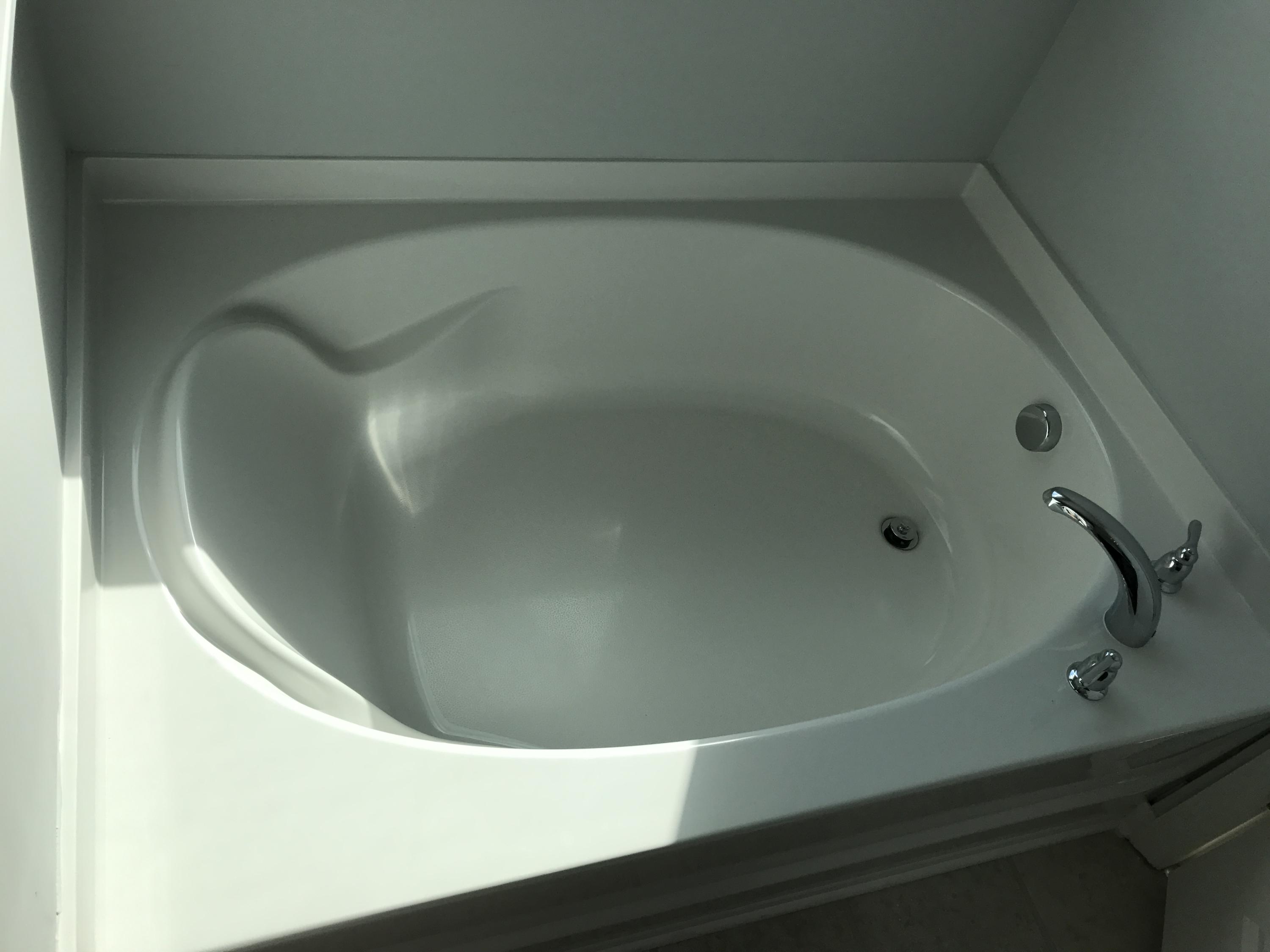 7763 Discovery Road North Charleston, SC 29420 - Photo 12 of 17 Bath tub