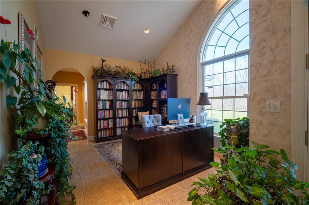 104 Angerer Road Canonsburg, PA 15317 - Photo 25 of 50 a room with furniture and a potted plant