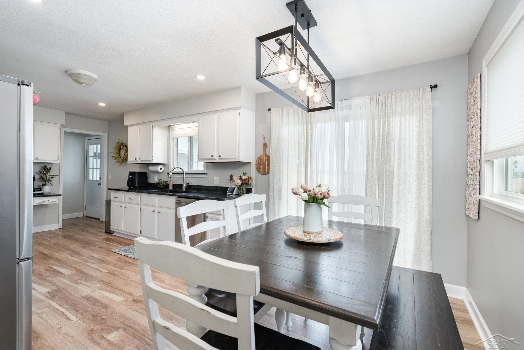 4888 Cole Road Saginaw, MI 48601 - Photo 10 of 39 50189882-b1eaf318-b6c9-4e8f-8847-c7753ef6d89c.JPG