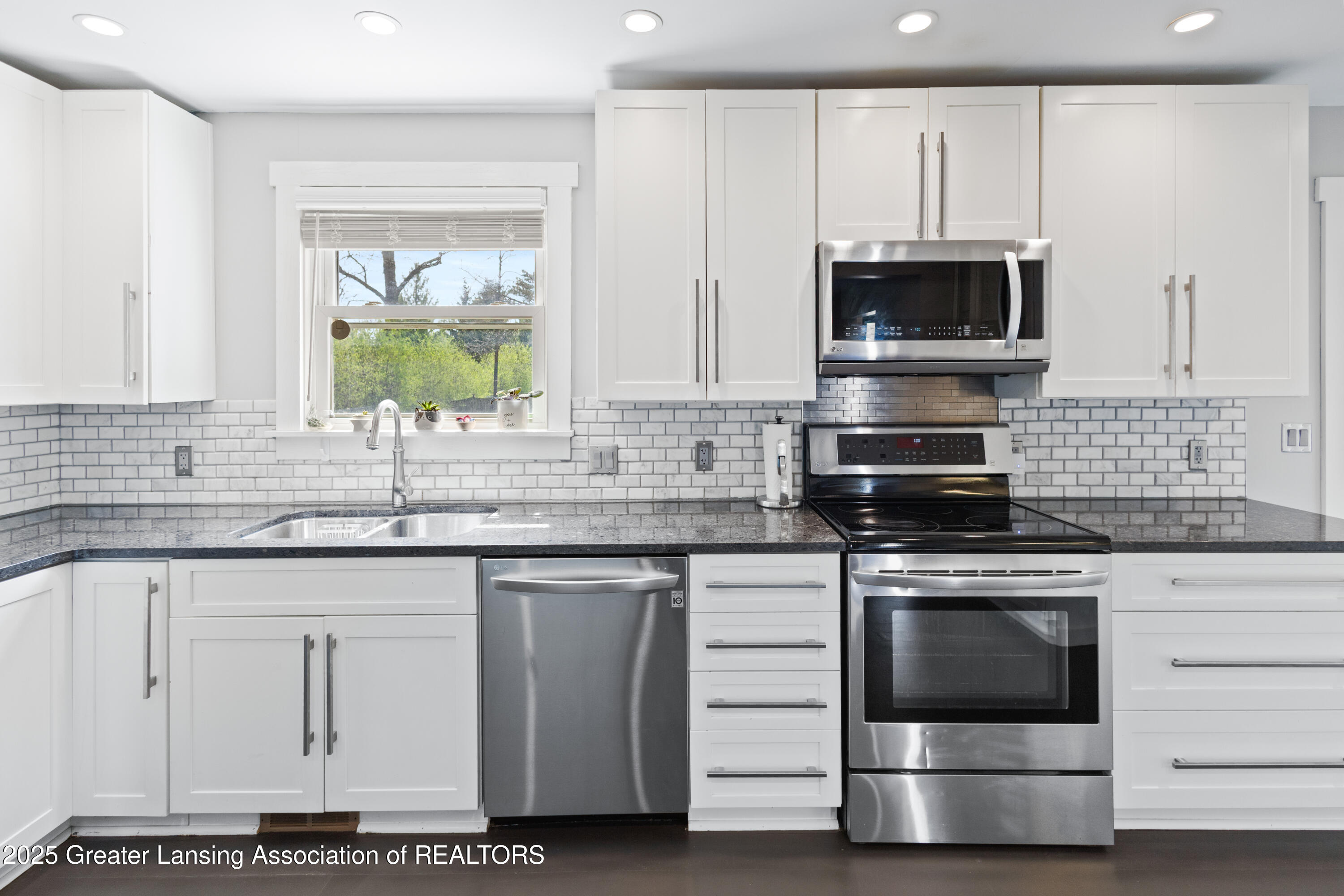 254 Ridge Road East Lansing, MI 48823 - Photo 12 of 83 IMG_7311
