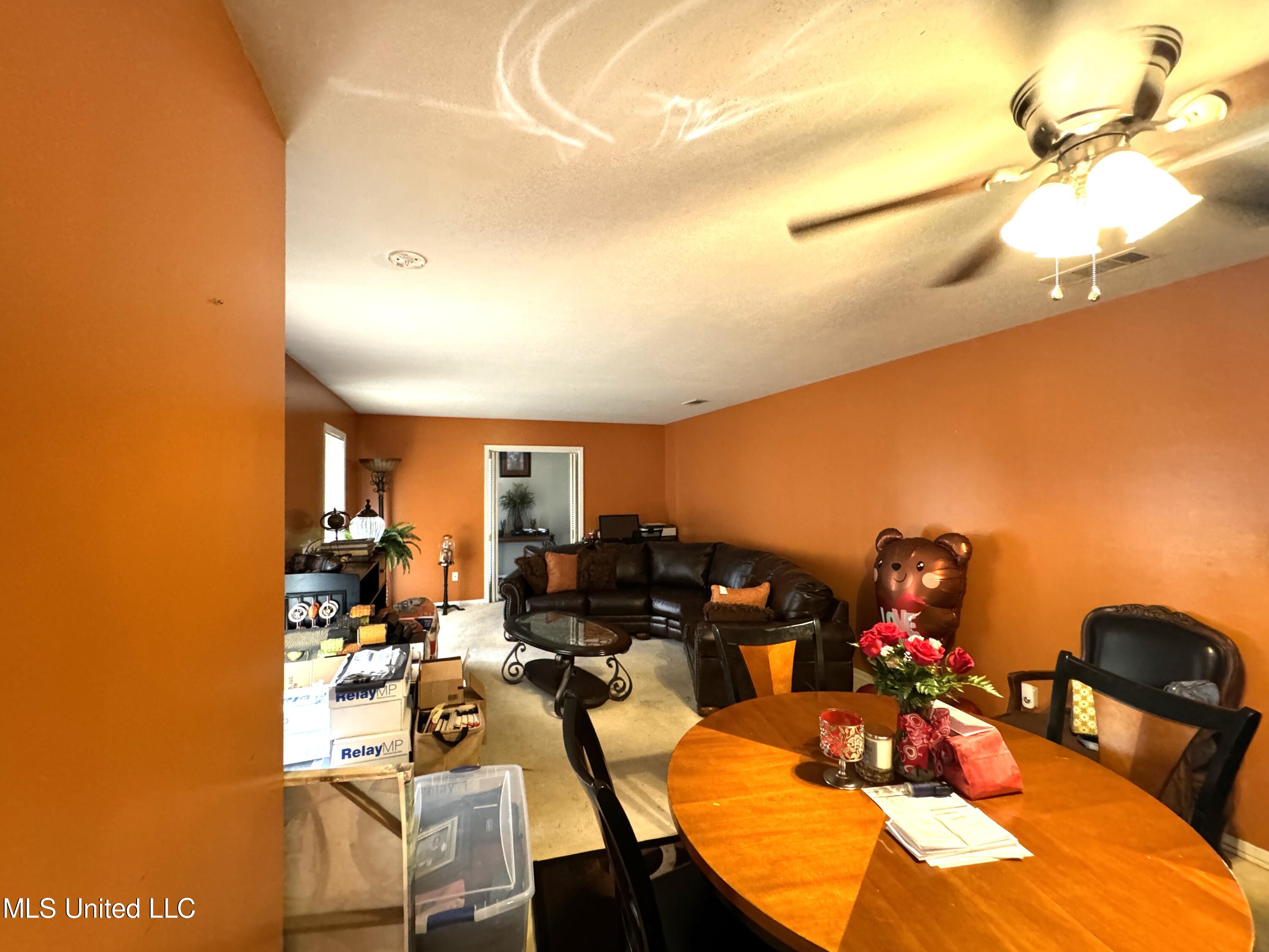 2012 Springridge Drive Jackson, MS 39211 - Photo 4 of 18 2012 Springridge 3