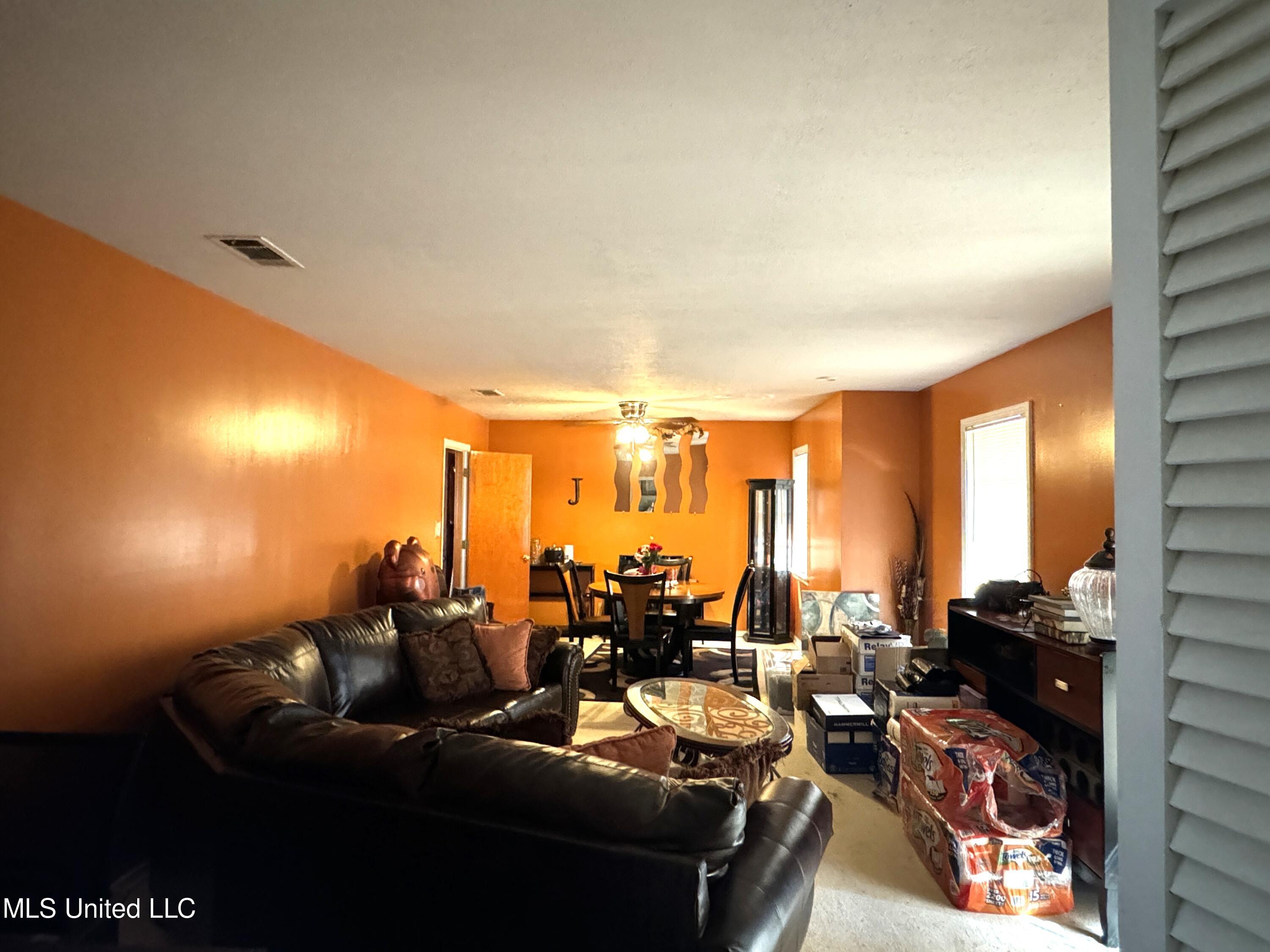 2012 Springridge Drive Jackson, MS 39211 - Photo 8 of 18 2012 Springridge 8