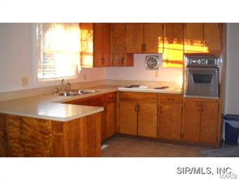 5215 Clifton Terrace Road Godfrey, IL 62035 - Photo 3 of 10 Gallery Image 3