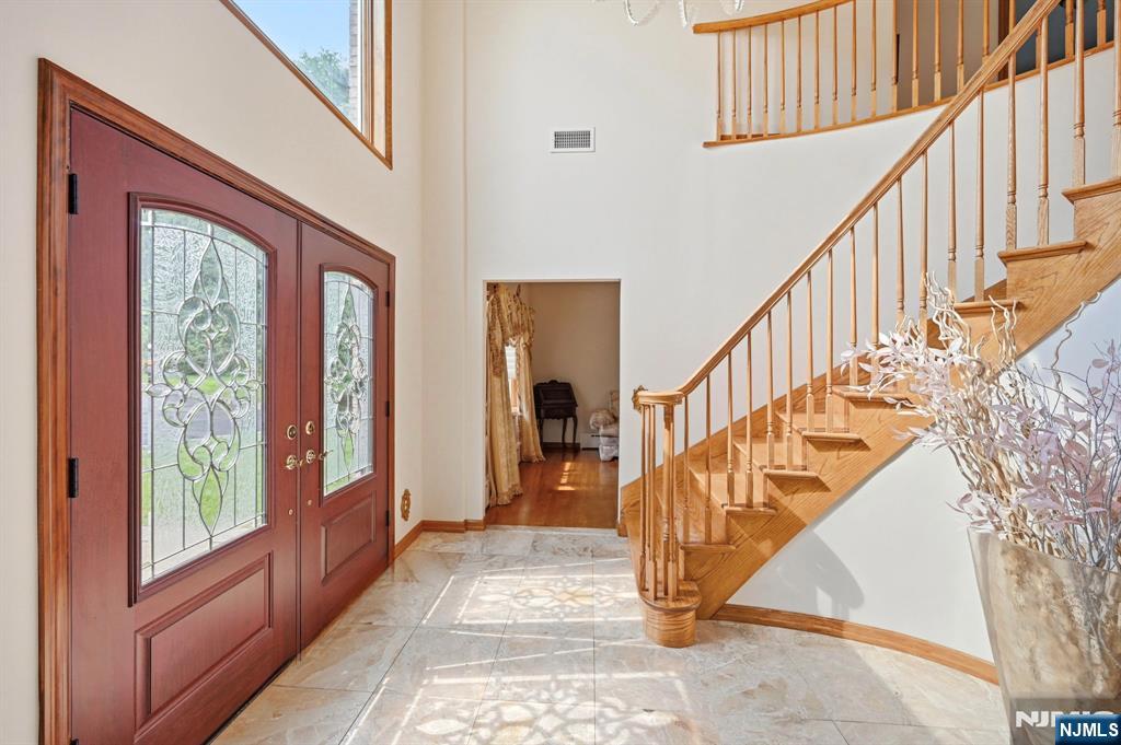 27 Sparrowbush Road Mahwah, NJ 07430 - Photo 4 of 29