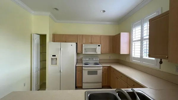 $3,200 | 274 River Bluff Lane, Royal Palm Beach, FL 33411