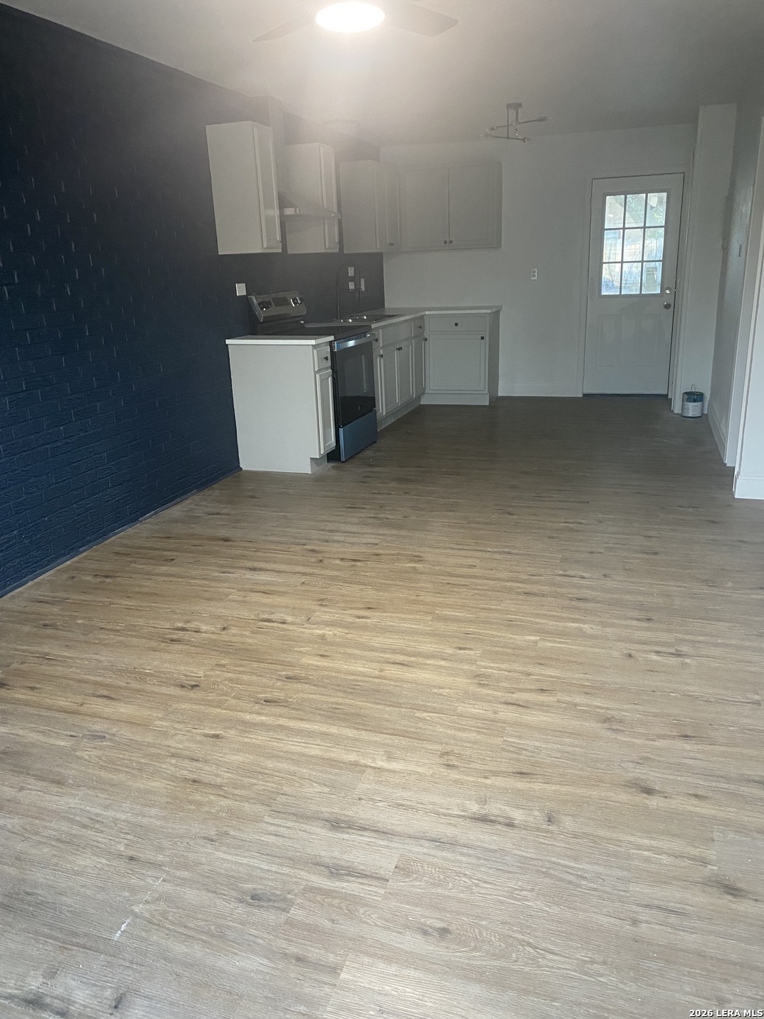 955 University Street Seguin, TX 78155 - Photo 5 of 21