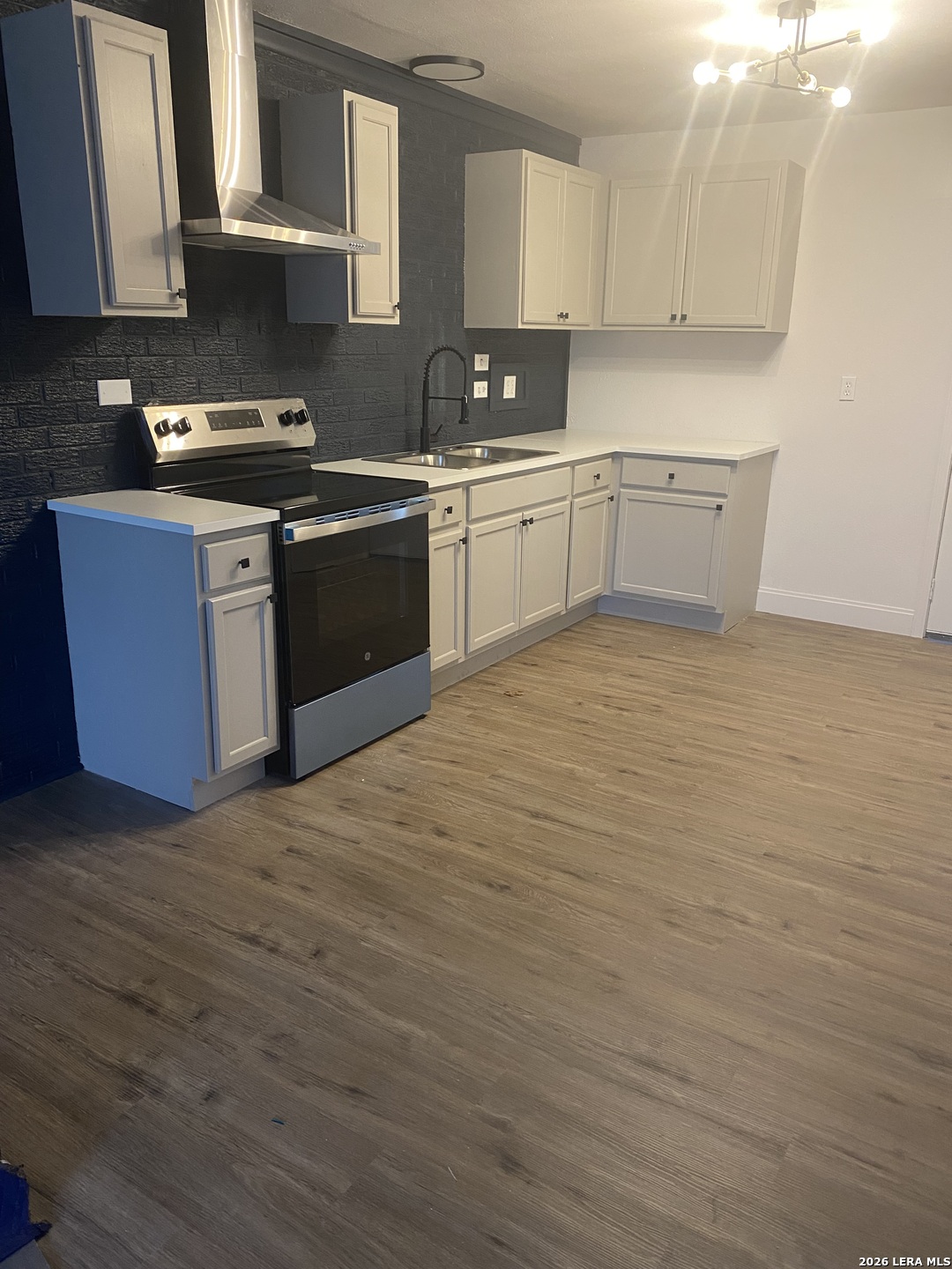 955 University Street Seguin, TX 78155 - Photo 6 of 21