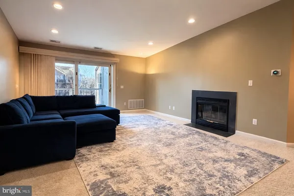 $2,700 | 20575 Snowshoe Square, Unit 301, Ashburn, VA 20147