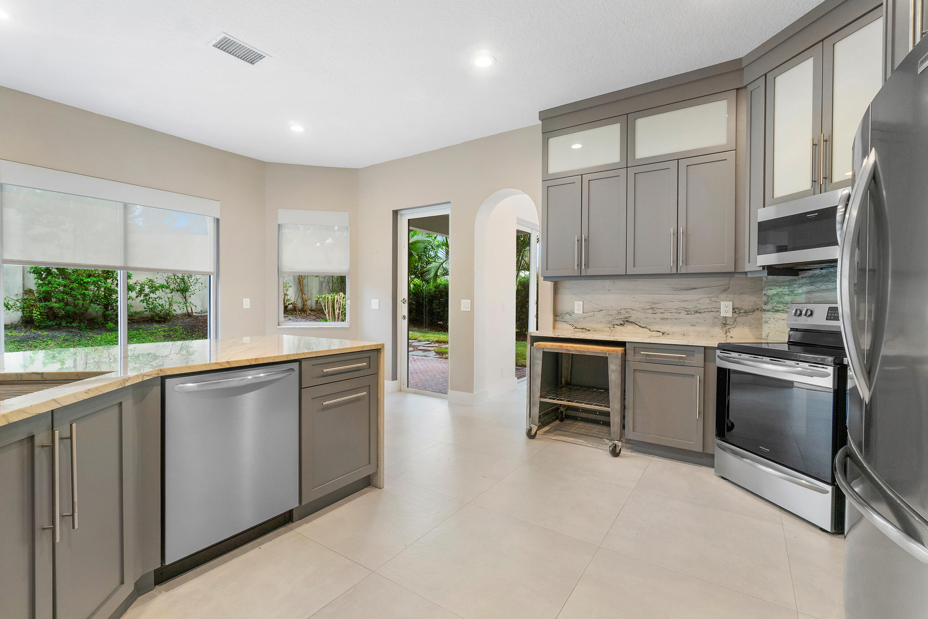 1650 Southwest 2nd Avenue Boca Raton, FL 33432 - Photo 9 of 19 Kitchen