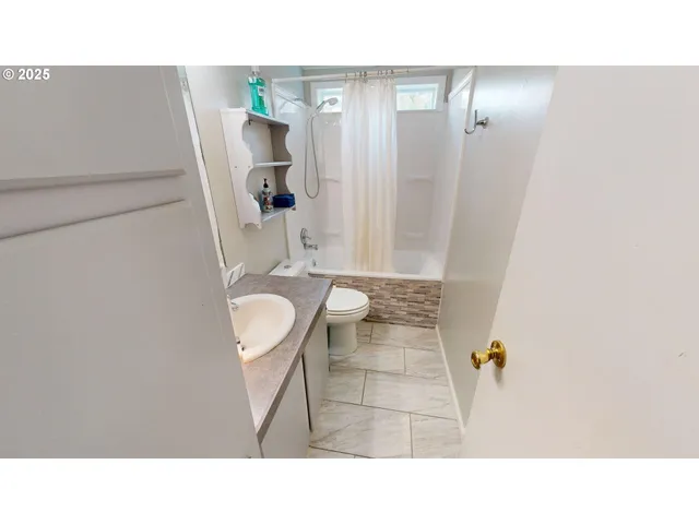 $70,000 | 29450 Ellensburg Avenue, Unit 802, Gold Beach, OR 97444