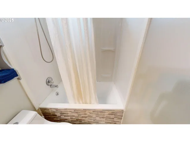 $70,000 | 29450 Ellensburg Avenue, Unit 802, Gold Beach, OR 97444