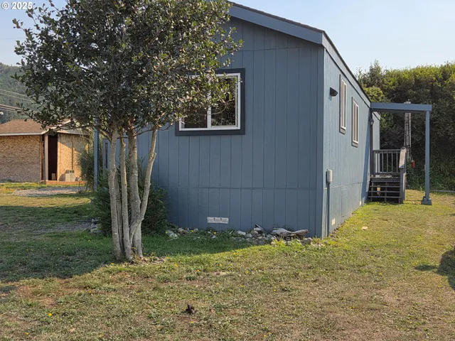 $70,000 | 29450 Ellensburg Avenue, Unit 802, Gold Beach, OR 97444