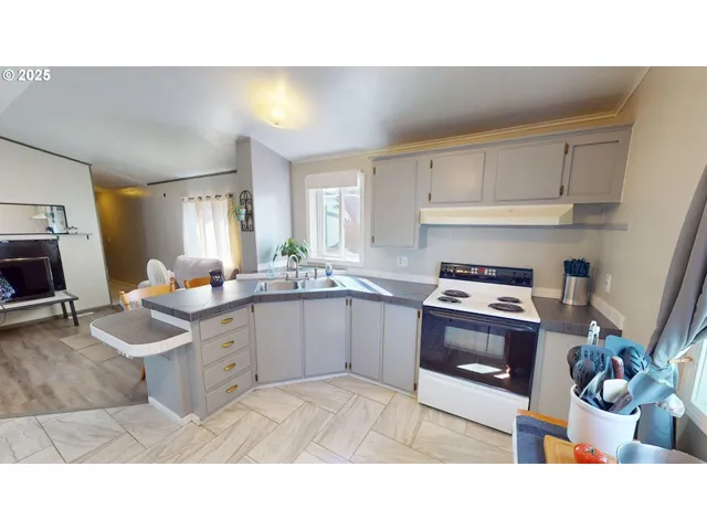 $70,000 | 29450 Ellensburg Avenue, Unit 802, Gold Beach, OR 97444