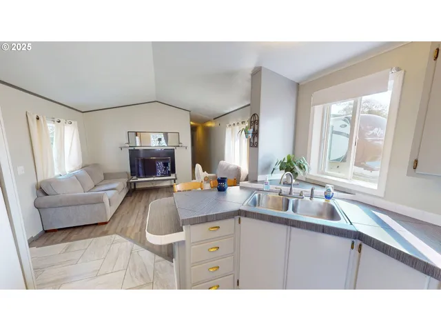 $70,000 | 29450 Ellensburg Avenue, Unit 802, Gold Beach, OR 97444