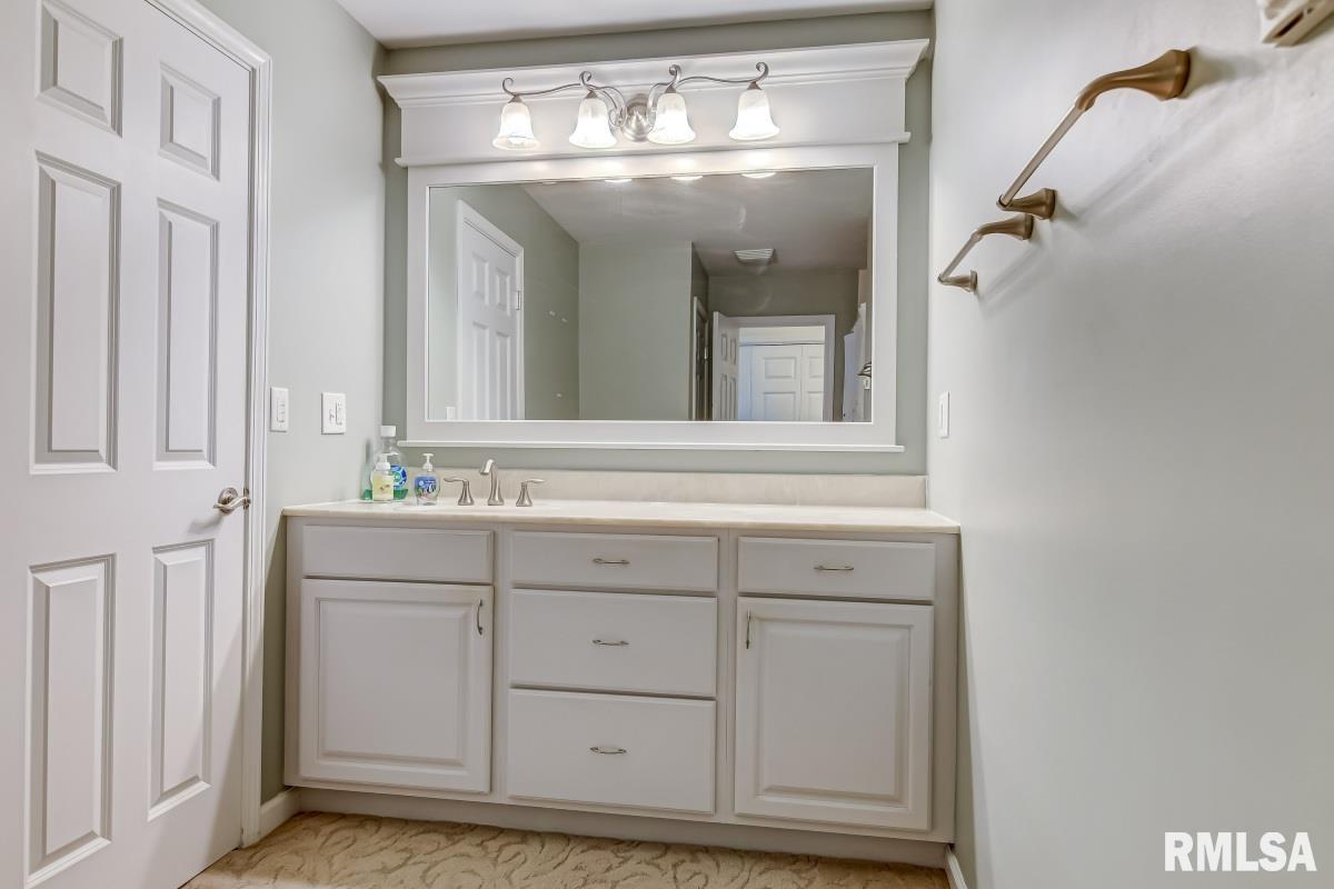 14558 Dixon Road Auburn, IL 62615 - Photo 14 of 33 Gallery Image 14