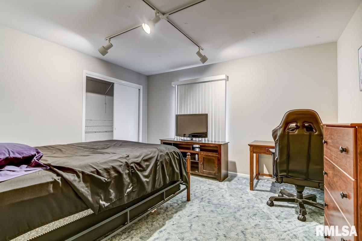 14558 Dixon Road Auburn, IL 62615 - Photo 15 of 33 Gallery Image 15