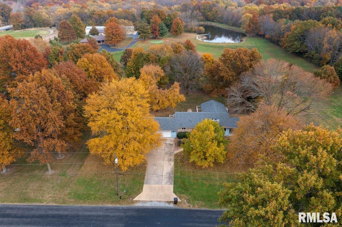 14558 Dixon Road Auburn, IL 62615 - Photo 32 of 33 Gallery Image 32