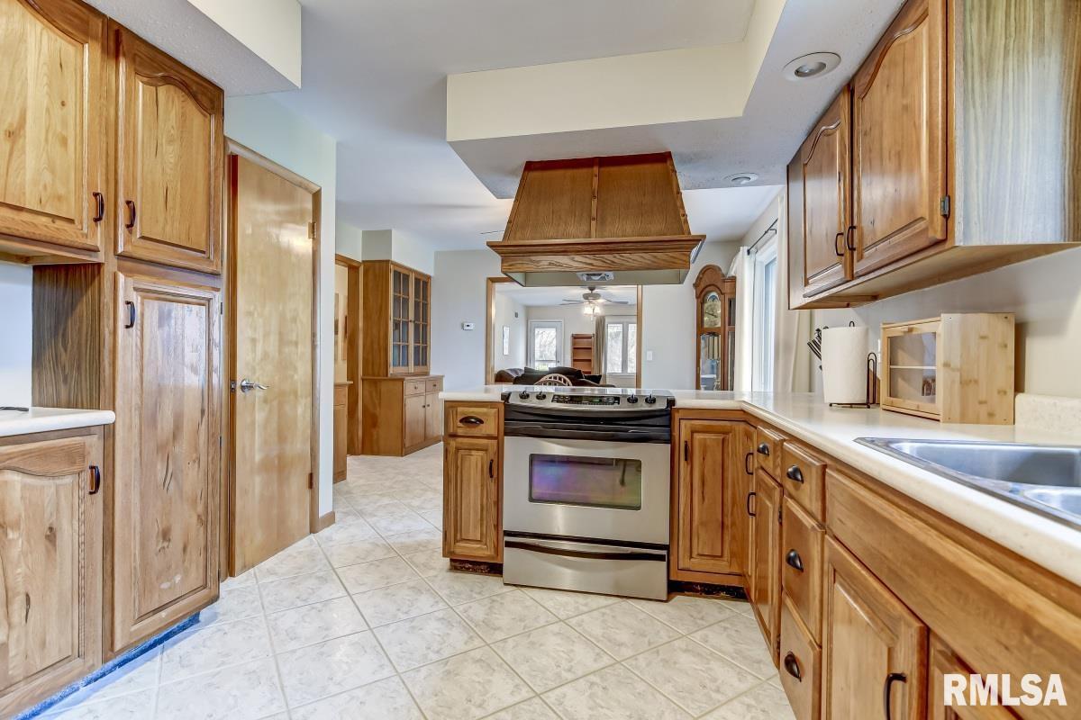 14558 Dixon Road Auburn, IL 62615 - Photo 6 of 33 Gallery Image 6