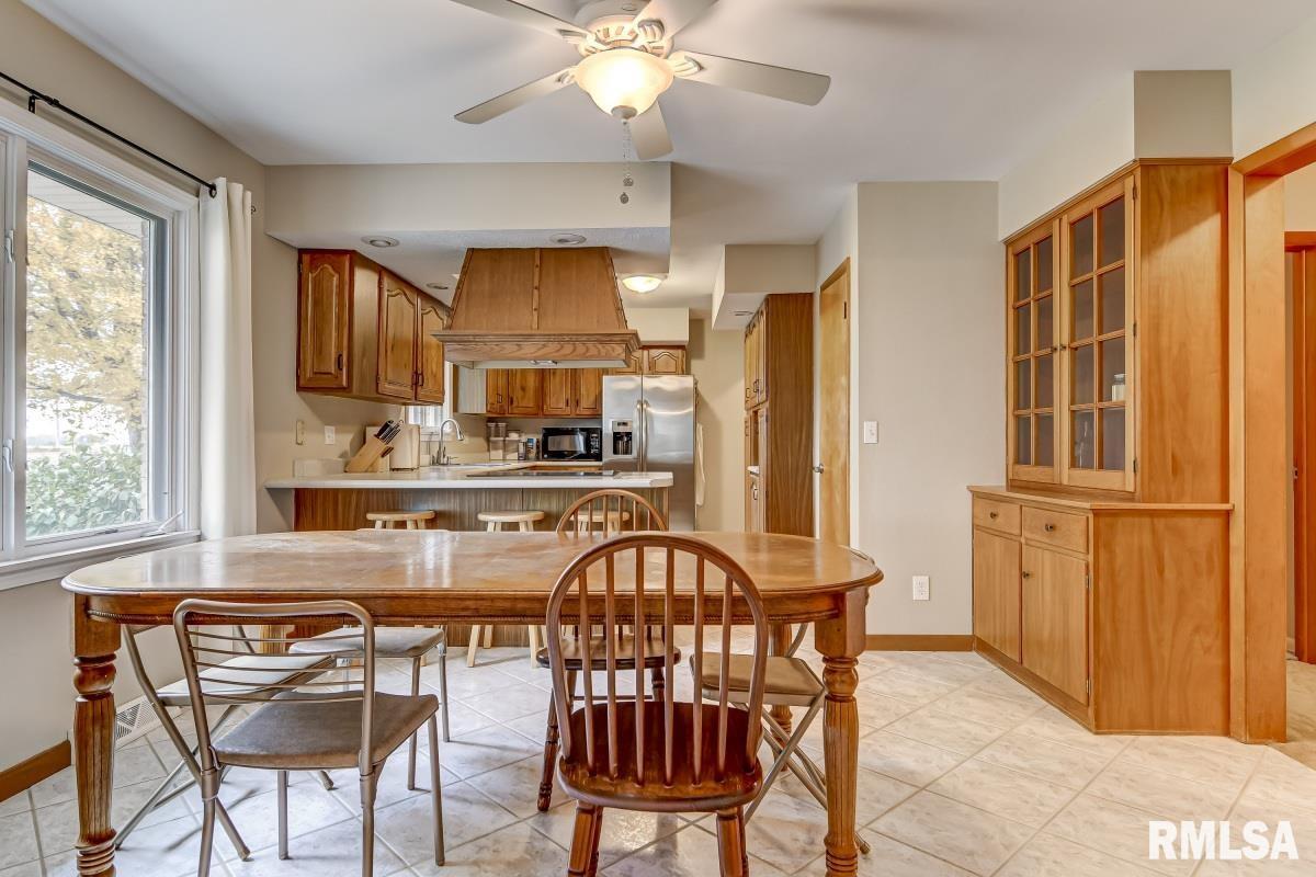 14558 Dixon Road Auburn, IL 62615 - Photo 10 of 33 Gallery Image 10