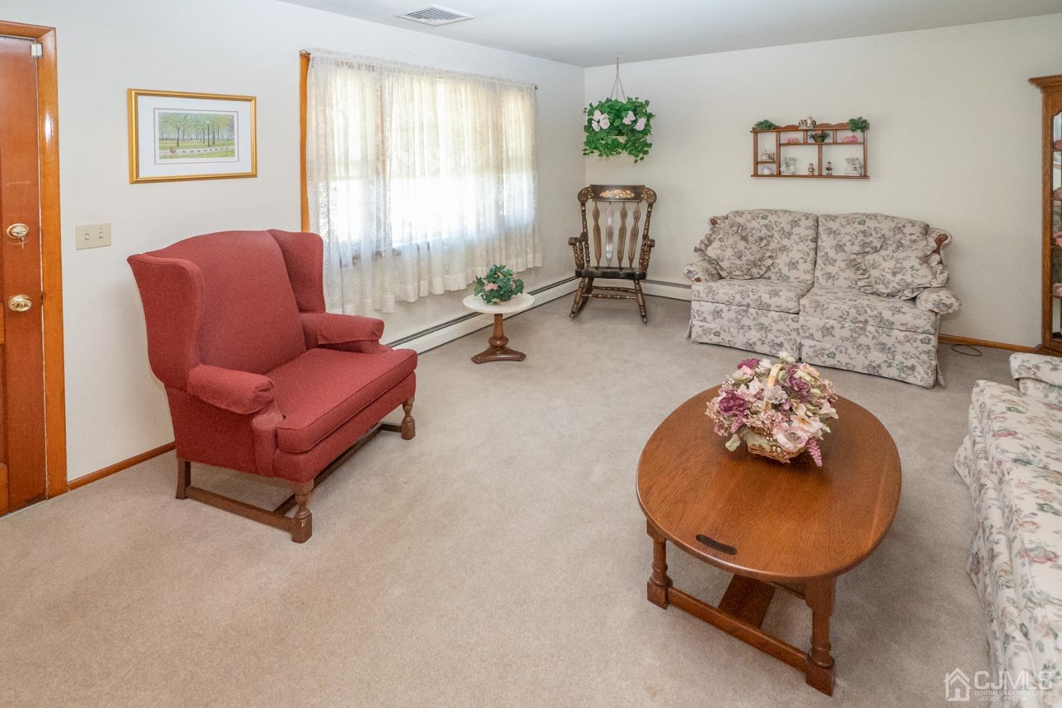 119 Rock Lane Middlesex, NJ 08846 - Photo 5 of 32