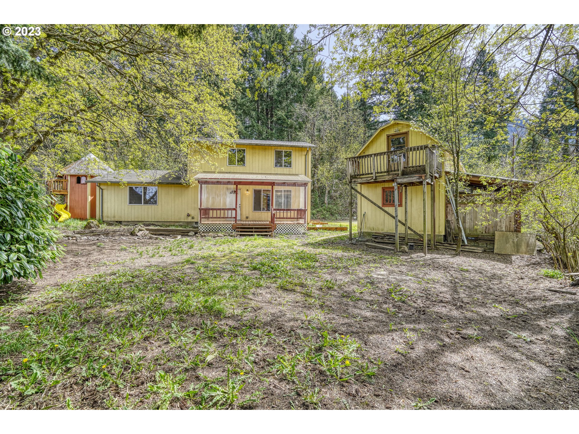 110 Southwest Wasco Street Cascade Locks, OR 97014 - Photo 1 of 34