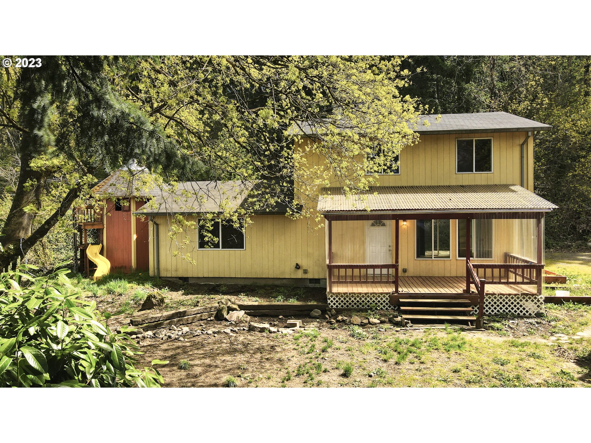 110 Southwest Wasco Street Cascade Locks, OR 97014 - Photo 2 of 34